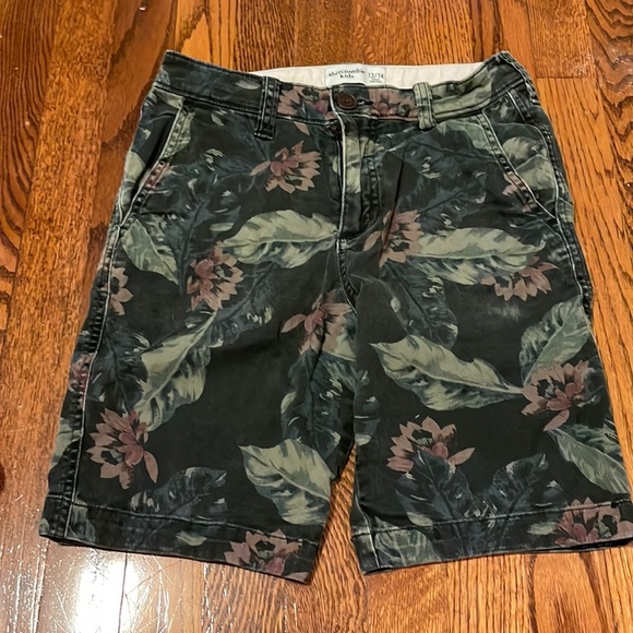 Abercrombie Kids Tropical Floral Khaki Shorts 13/14 - Picture 1 of 7
